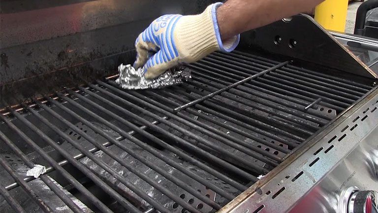 How to Clean Traeger Grill Grates