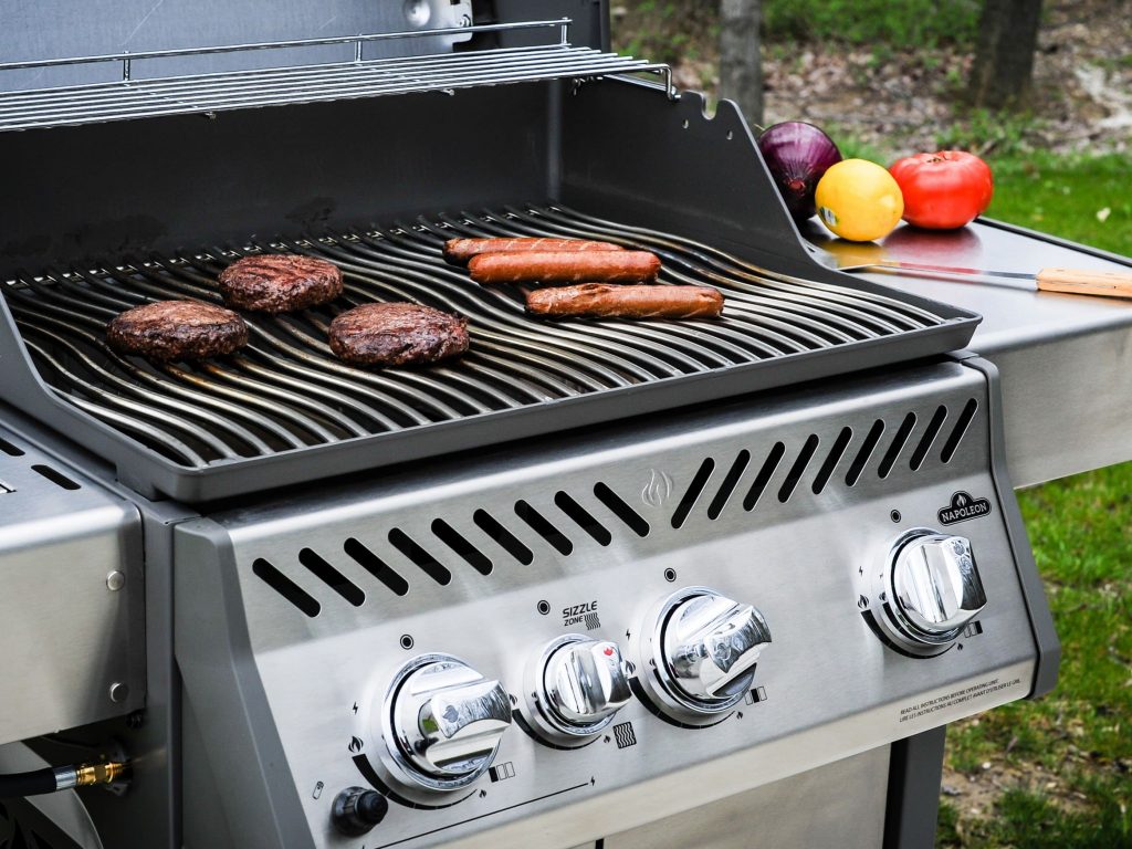 Can a Weber BBQ Grill Get Wet If left Outside in Rain?