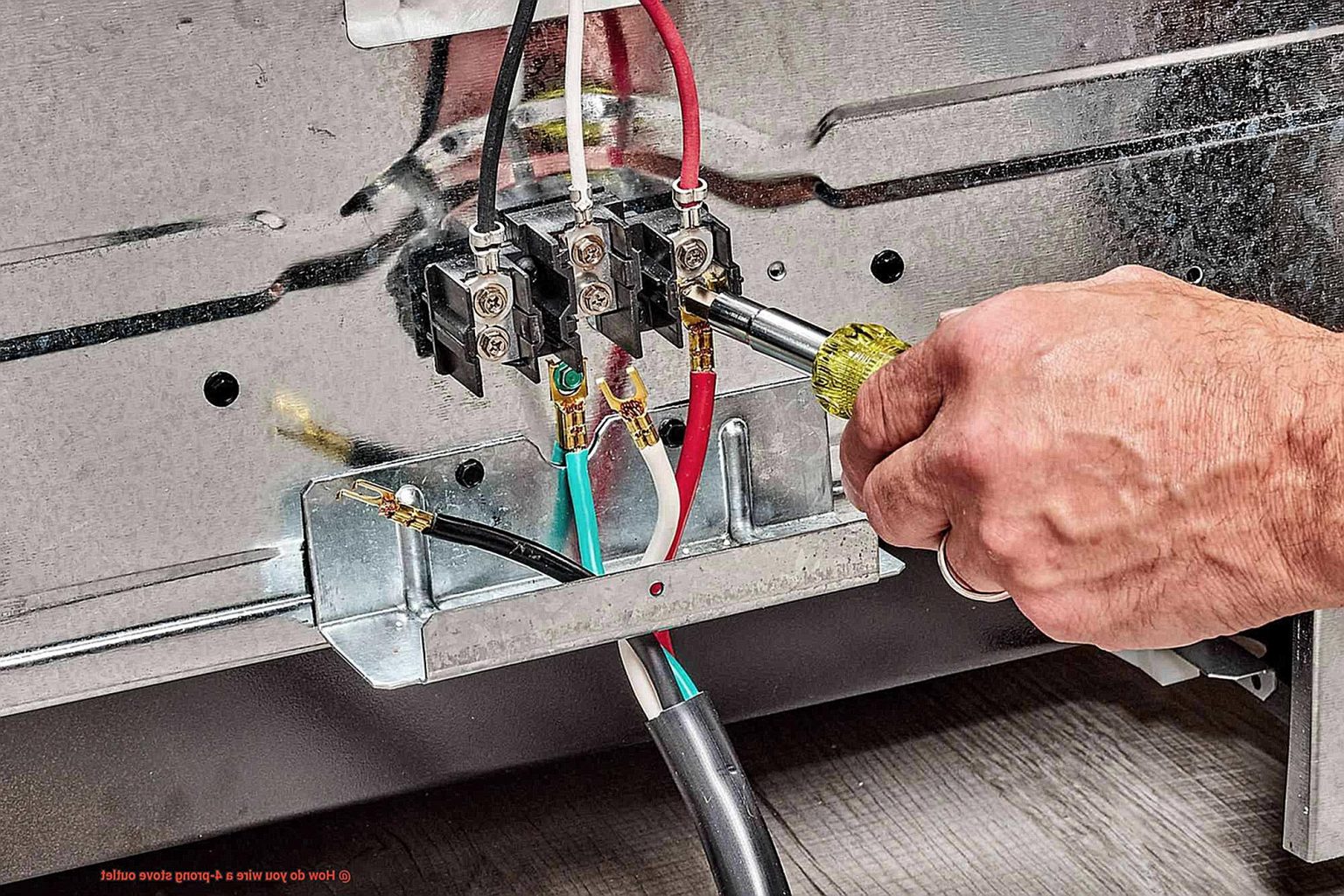 How do you wire a 4prong stove outlet? Pastime Bar And Grill