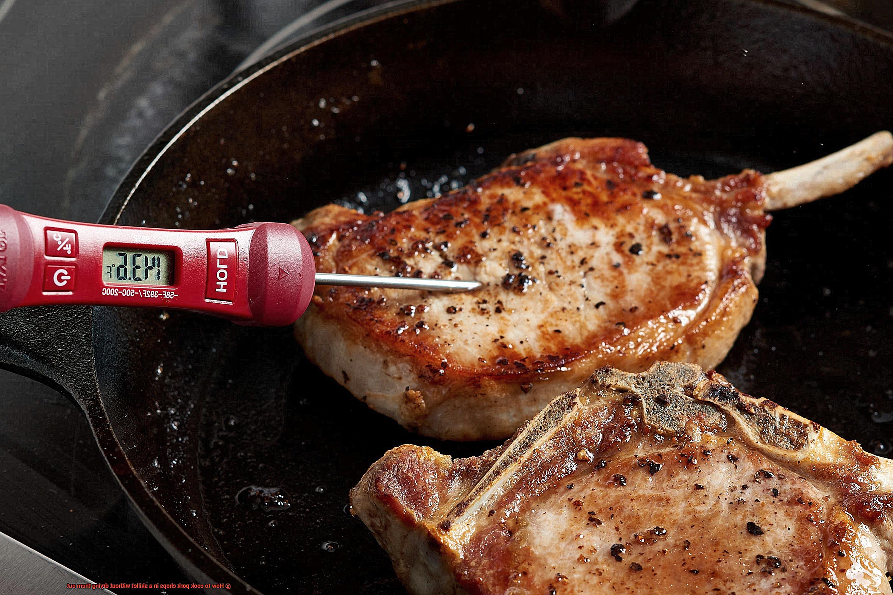 How to cook pork chops in a skillet without drying them out-2
