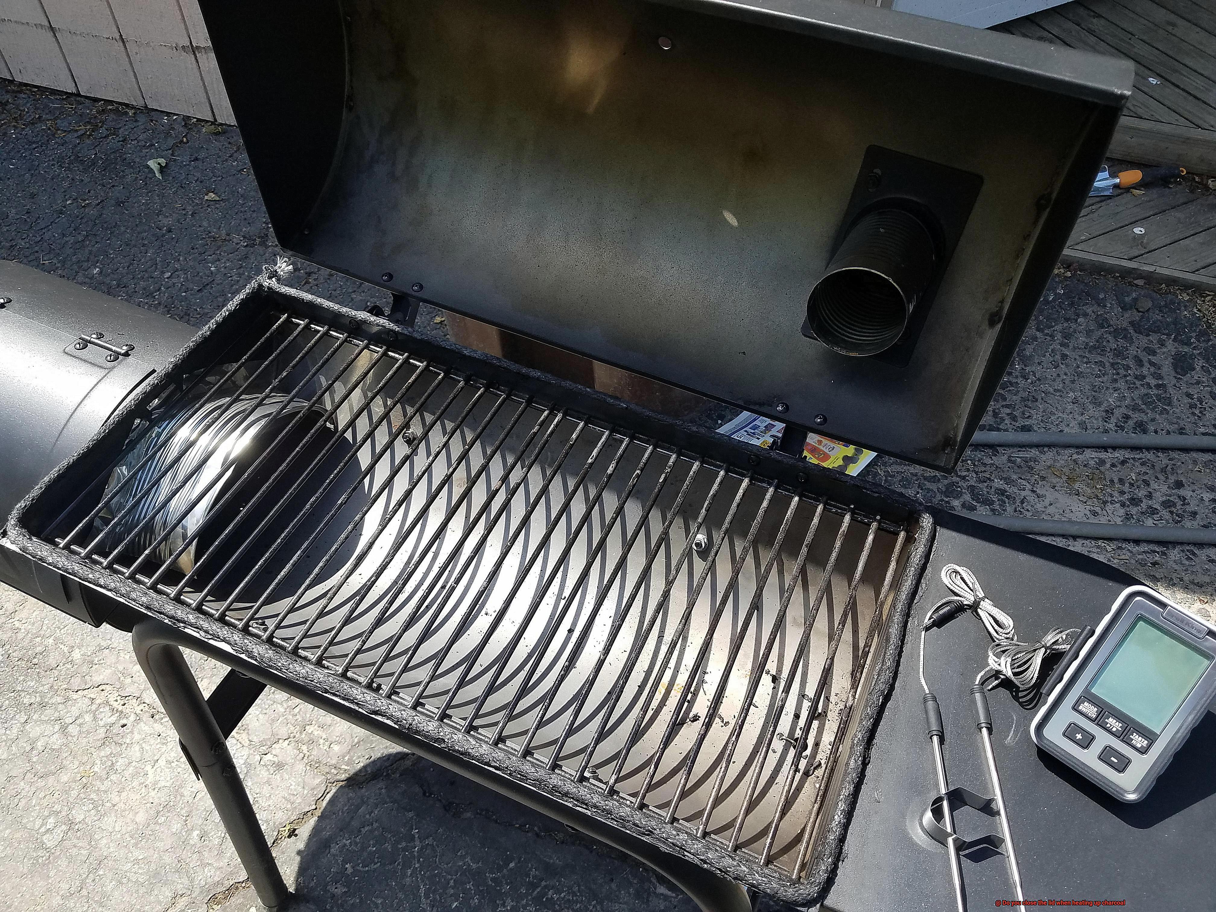 Do you close the lid when heating up charcoal-3