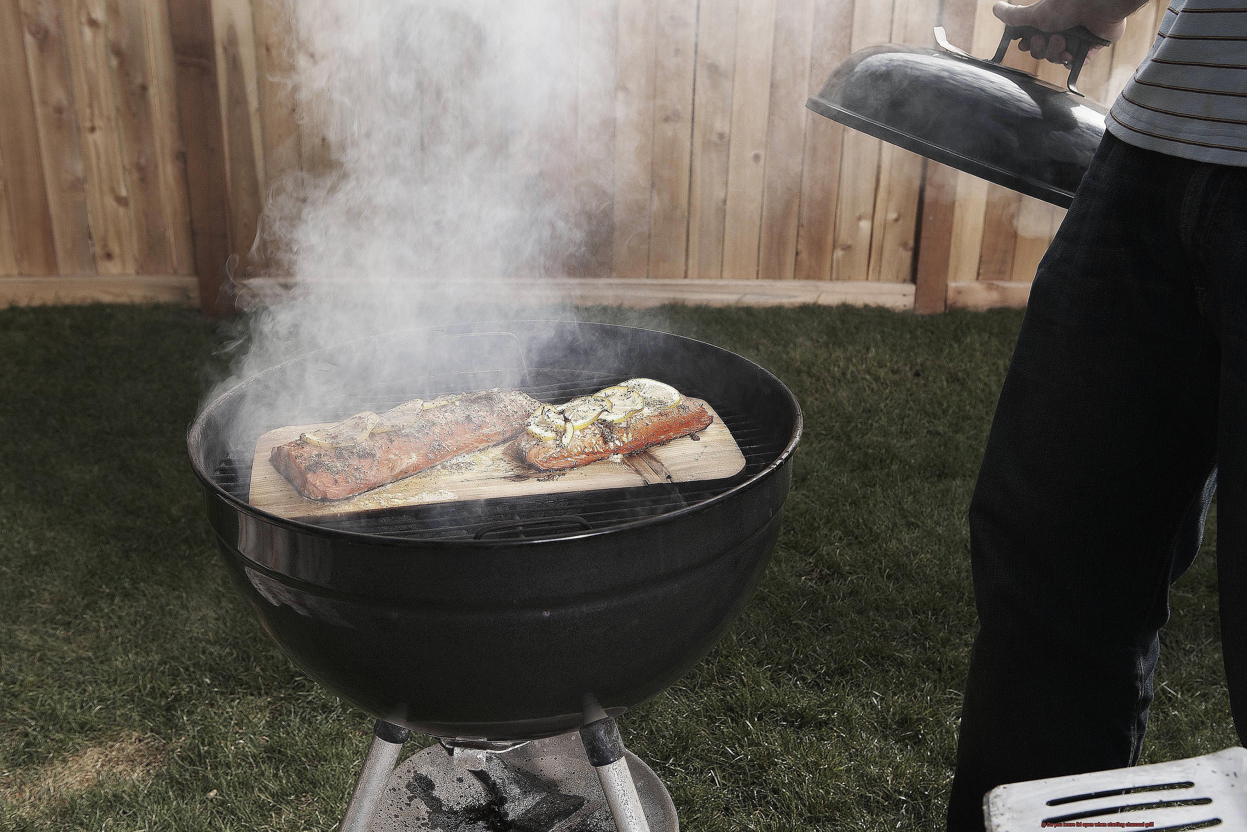 Do you leave lid open when starting charcoal grill-4